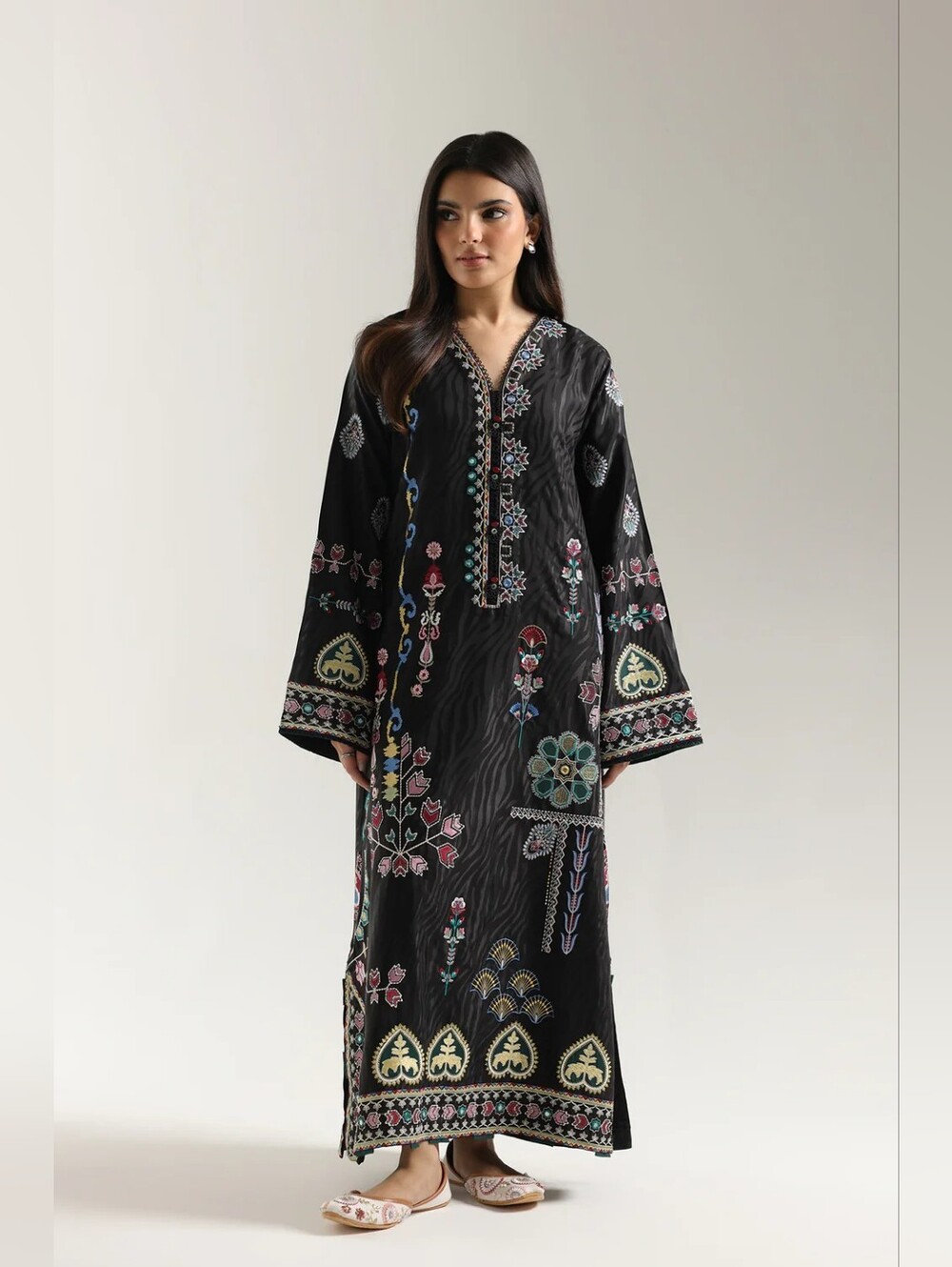 Ethnc Embroidered Kaftan